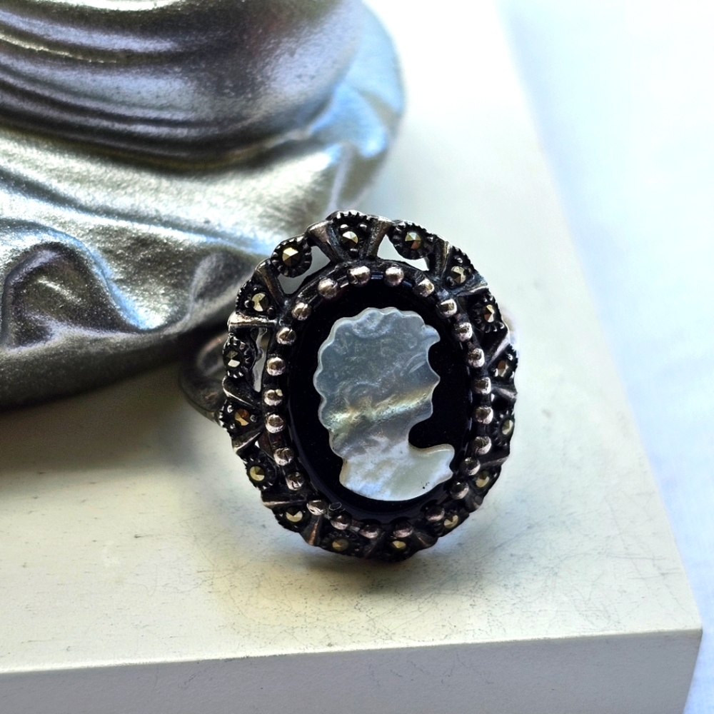 Vintage Sterling Silver Marcasite Carved Mother of Pearl Cameo Ring Size 7.75